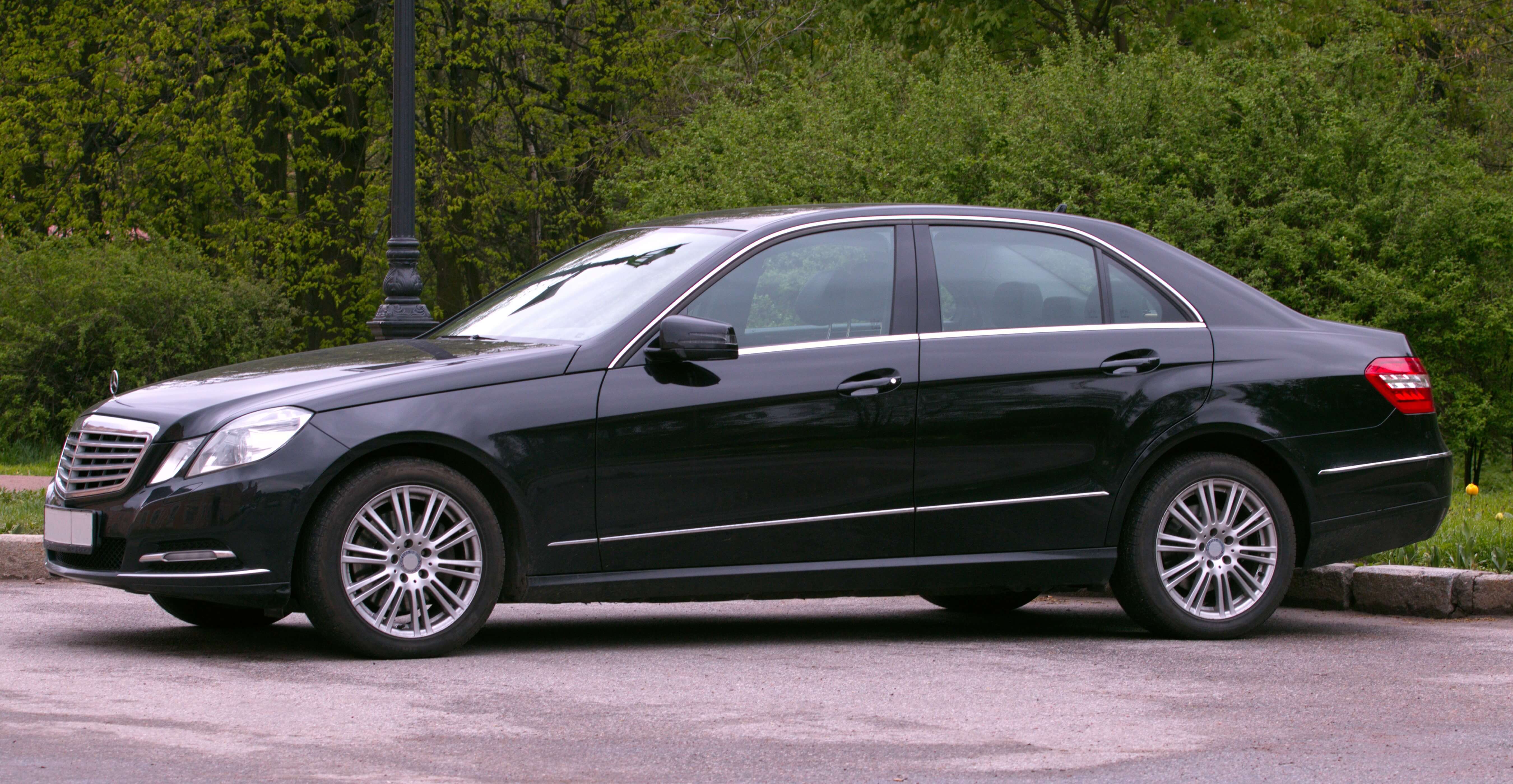Do I Have to Take My Mercedes to the Dealer for Service?